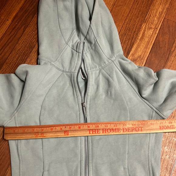 Lululemon - Picture 7 of 7